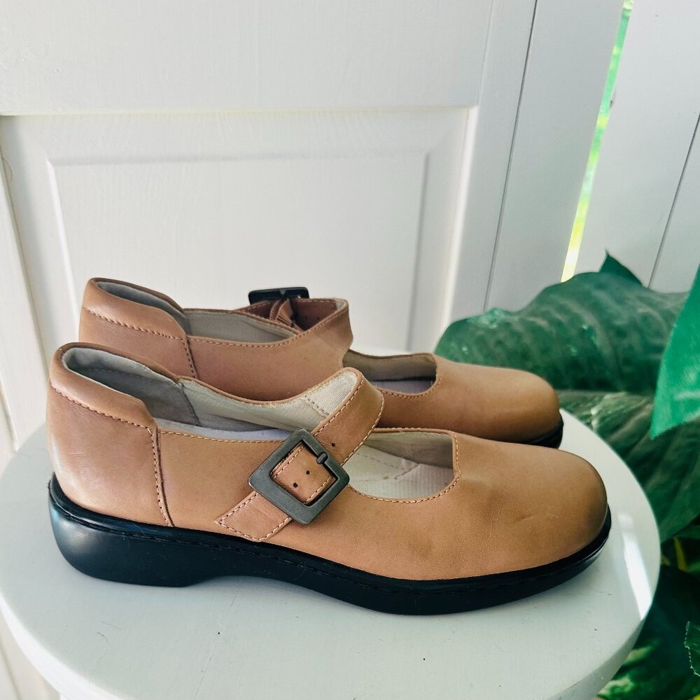 Vintage 1990s Auditions Tan Leather Mary Jane Comfort Shoes Size 6 Chunky Heel